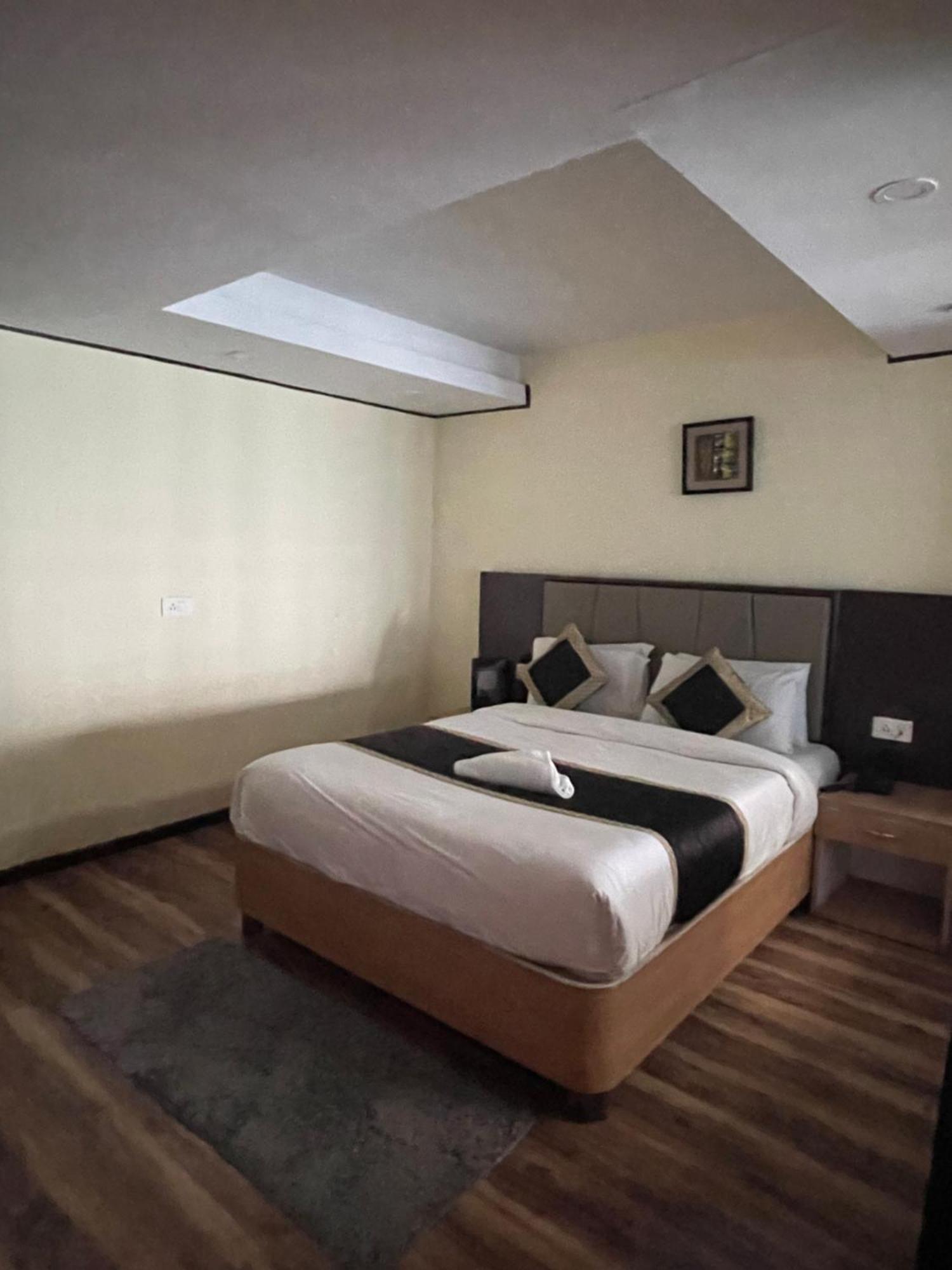 Hotel Palm Street Near Taj آغْرا المظهر الخارجي الصورة
